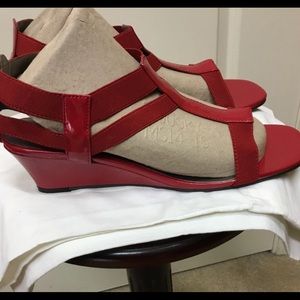 It’s OK! Red Wedge Sandals